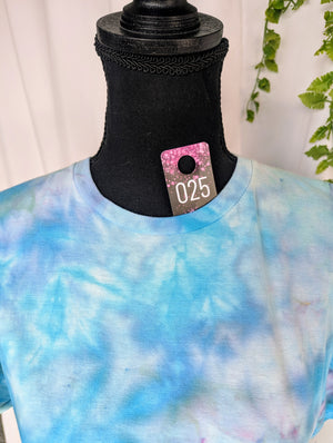 MEDIUM t-shirt 025