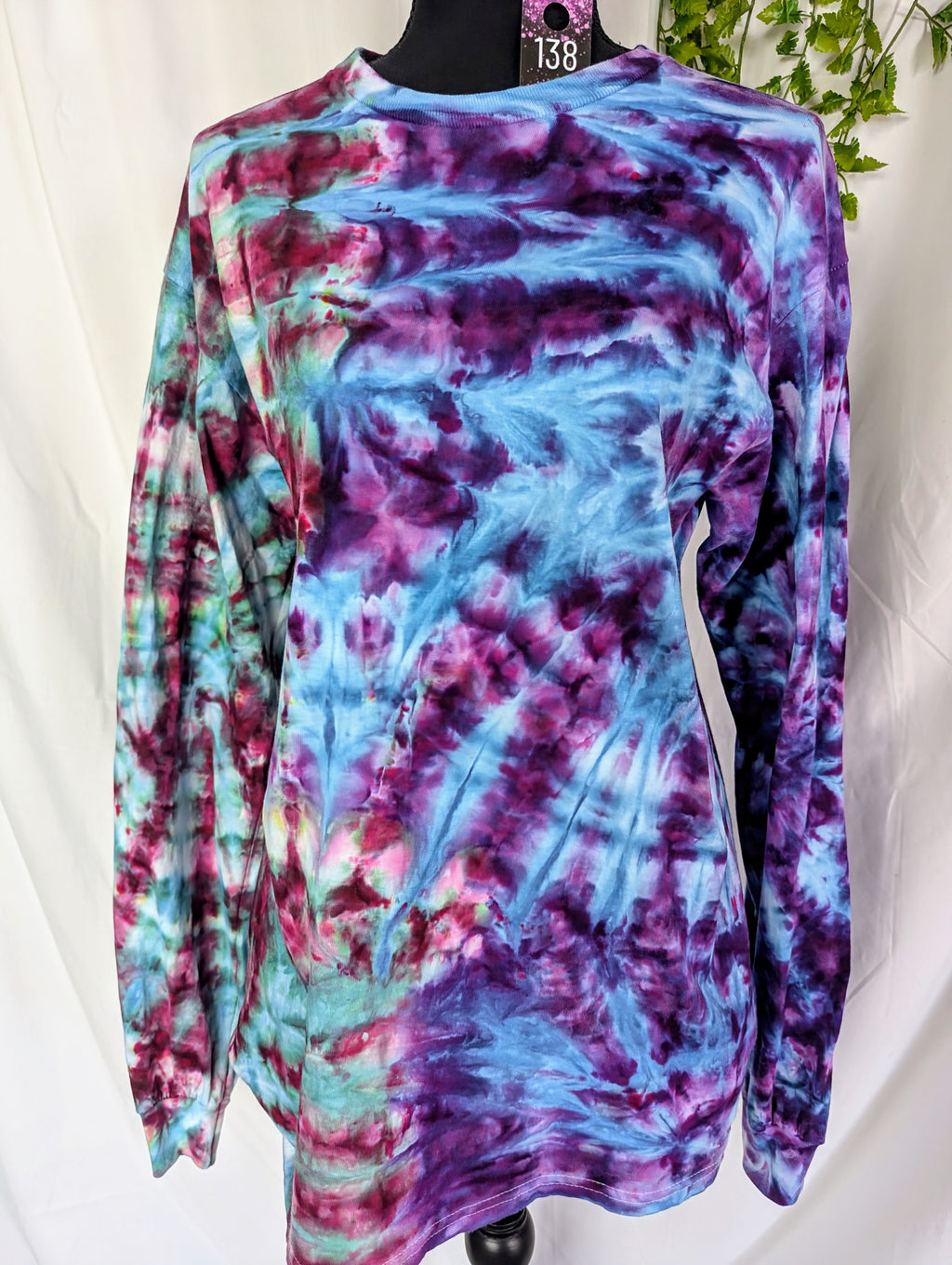 MEDIUM long sleeve tee 138
