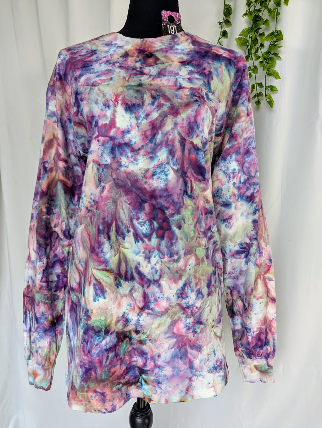 MEDIUM long sleeve tee 191