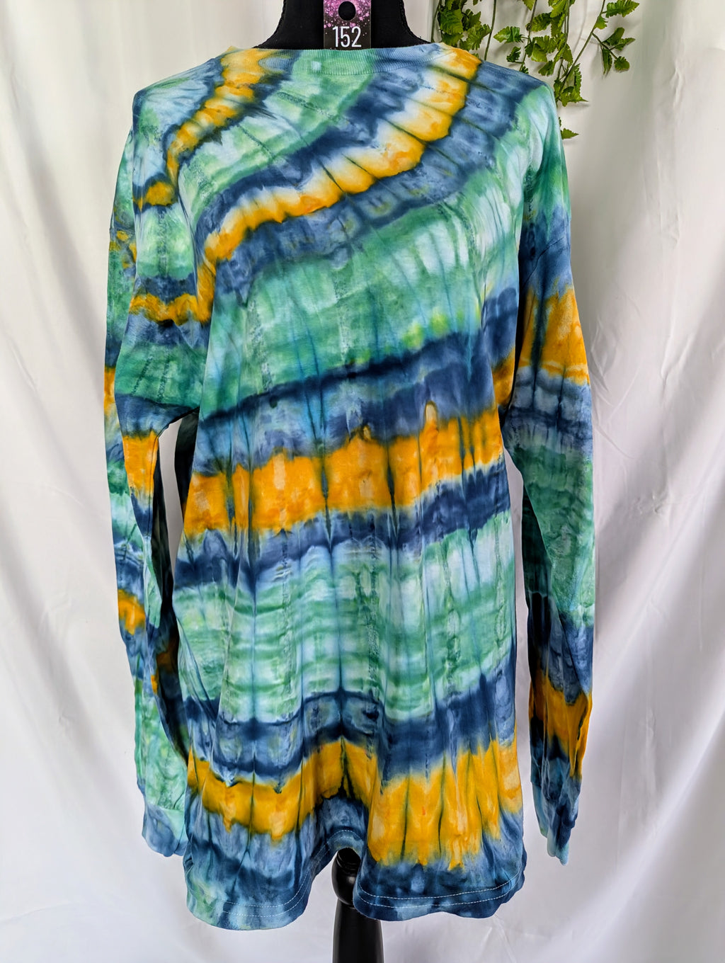 LARGE long sleeve tee 152