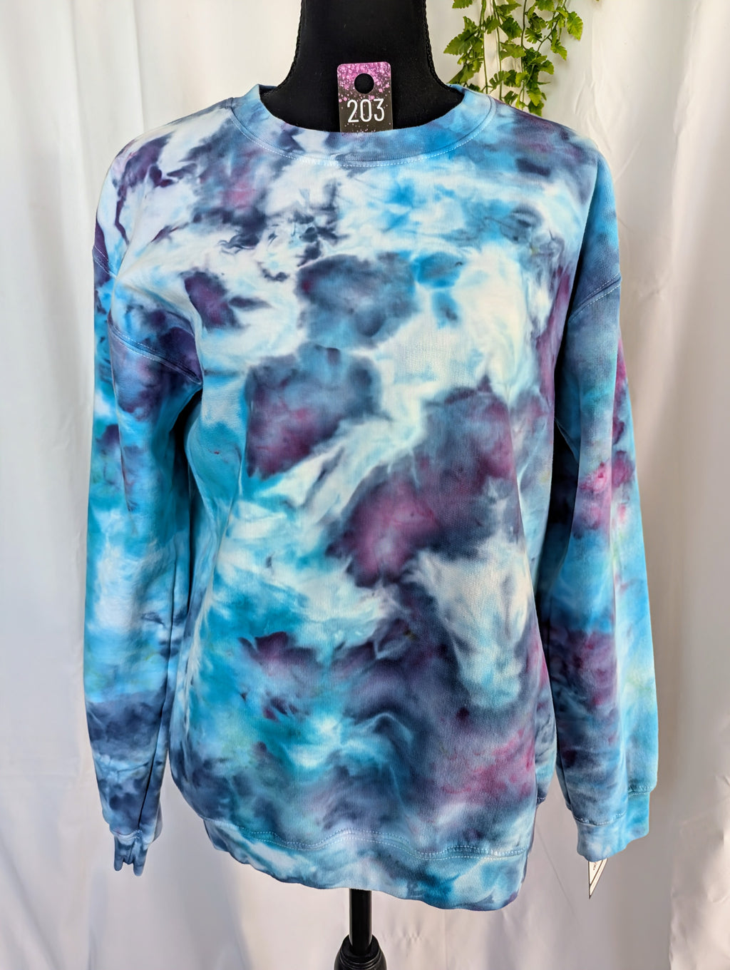 SMALL crew neck sweatshirt 203