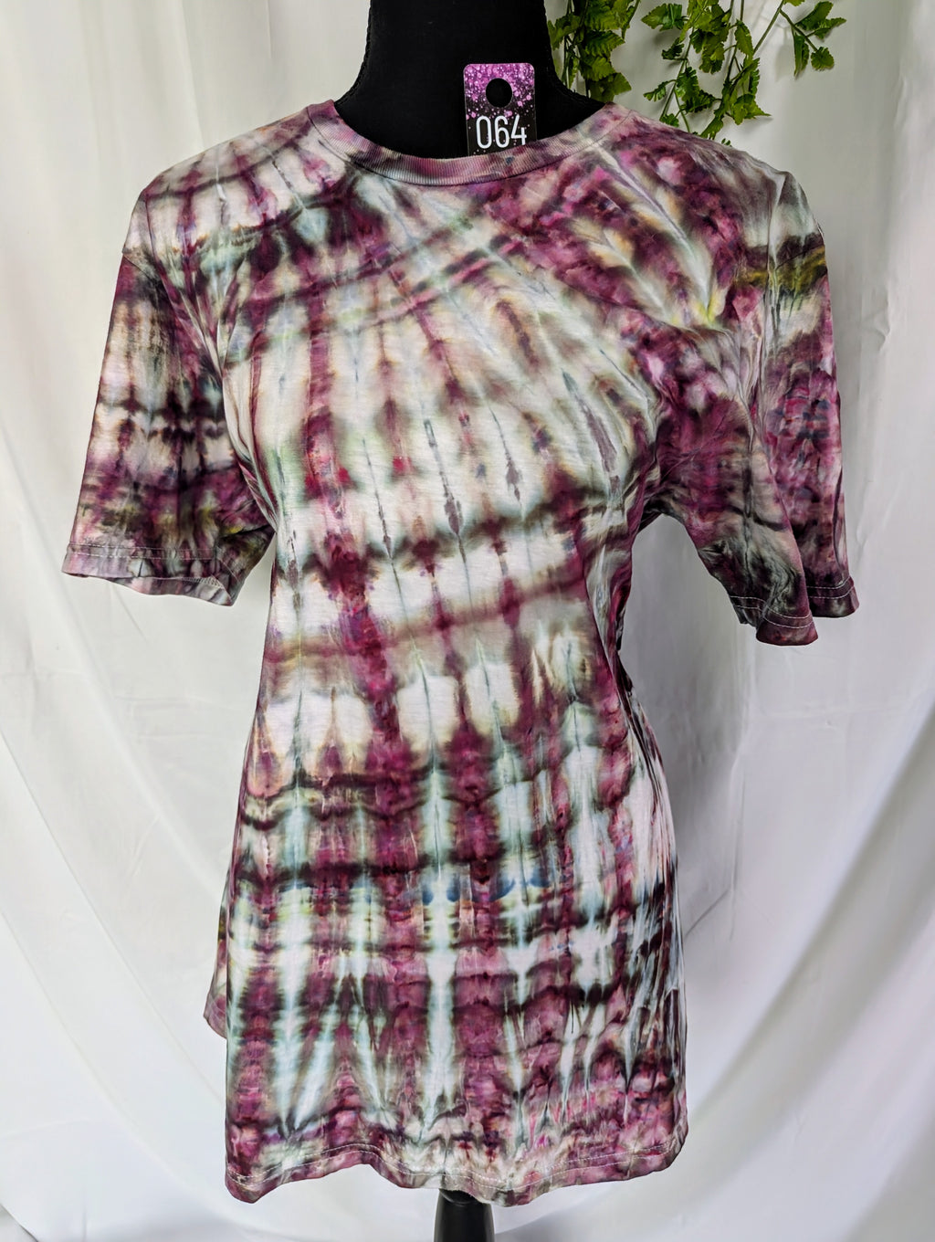MEDIUM t-shirt 064