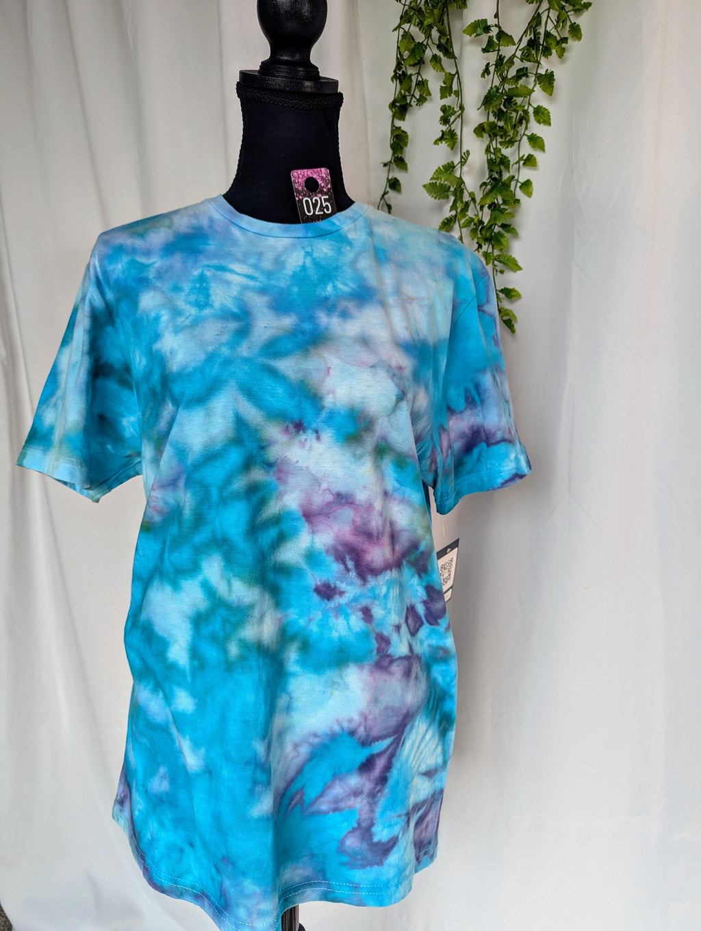 MEDIUM t-shirt 025